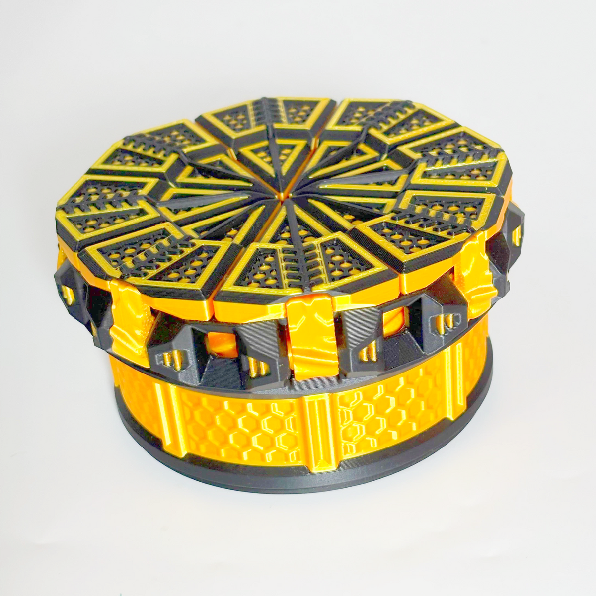  Geared Mechanical Dice Box 