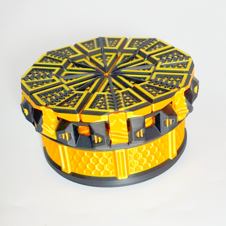  Geared Mechanical Dice Box 