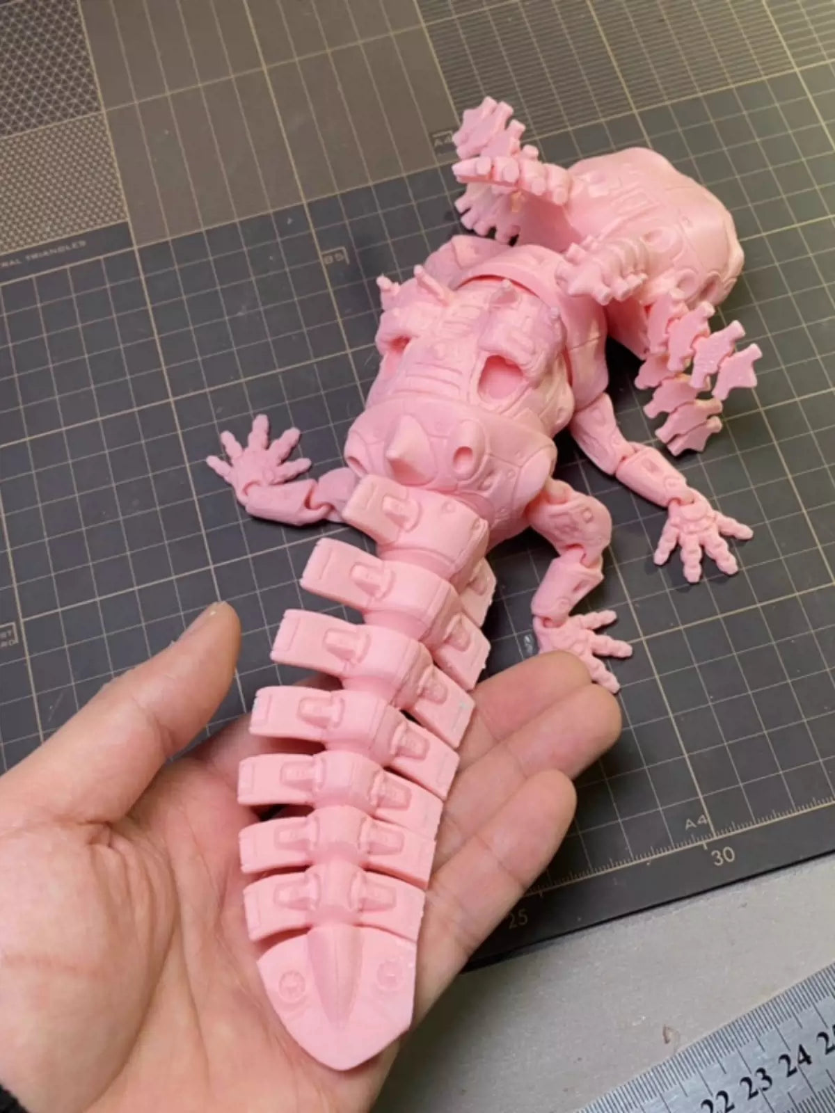 3D Printed Articulated Mechanical Axolotl